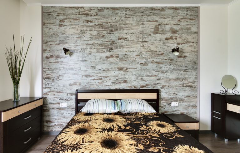 M&M Painting Contractors provides affordable faux finishes using faux paint. Faux painting is using decorative paint to make finishes that are different from the usual wall.